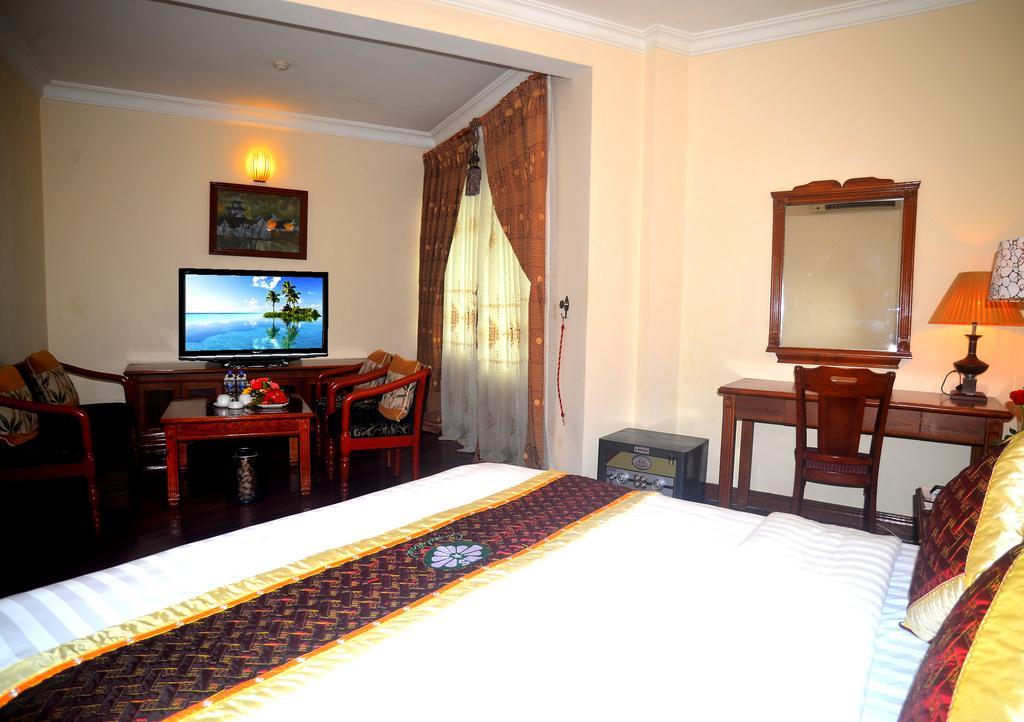 Central Hotel Куангнгай Экстерьер фото