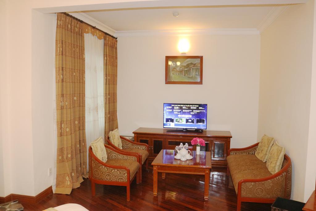Central Hotel Куангнгай Экстерьер фото