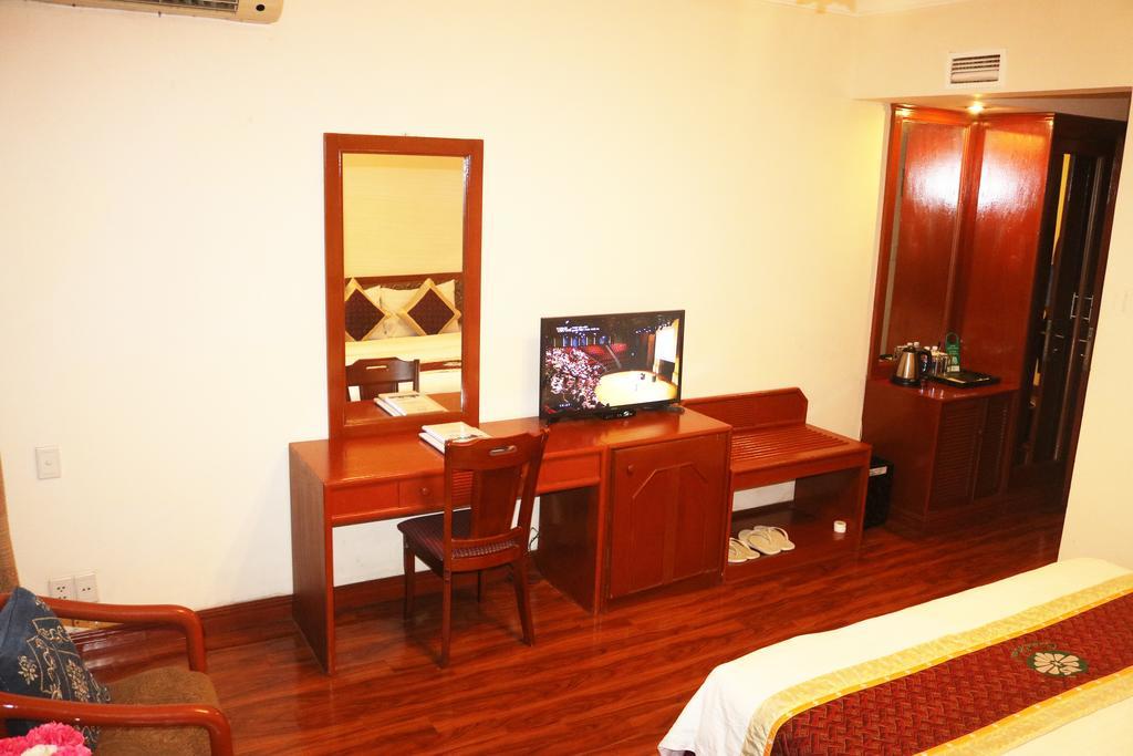 Central Hotel Куангнгай Экстерьер фото